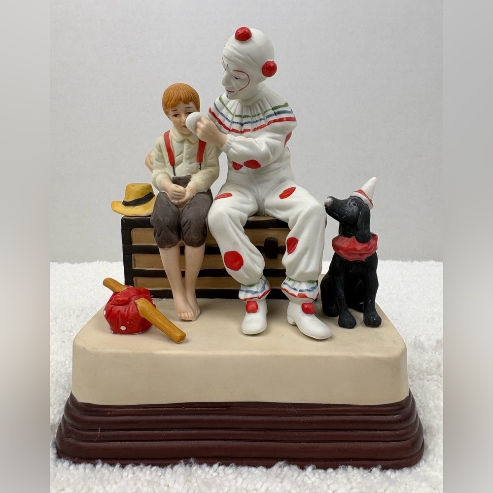 Vintage Norman Rockwell “The Runaway” Music Box Figurine from 1985